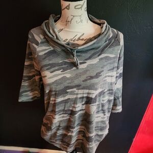 Camouflage super soft shirt by coin 1804 Los Angeles brand Size L